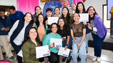 La Cámara de Comercio de Ushuaia entregó certificados a mujeres egresadas de los cursos de carnicería y soldadura