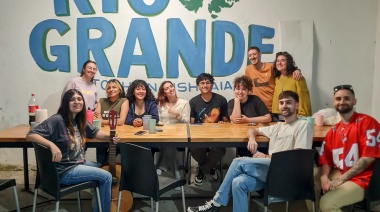 Dan a conocer los servicios de la municipalidad en las Casas de Jóvenes de Córdoba y La Plata