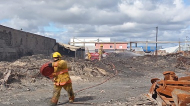 Se reactivó incendio en recicladora y ya hay 51 intervenciones en el lugar