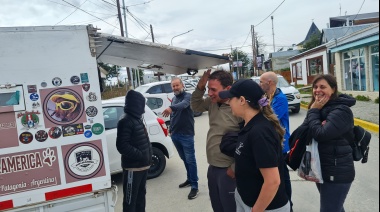 En un motocarro un colombiano llega a Ushuaia