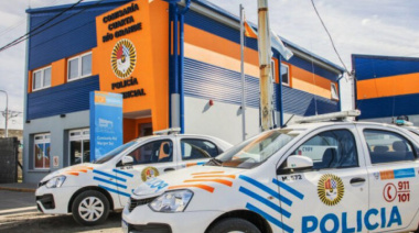 Detuvieron a un joven mientras forzaba un camión