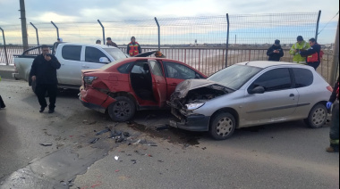 Violento triple choque en el Puente Mosconi: cuatro heridos y tránsito interrumpido