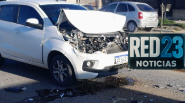 Choque contra un colectivo de CityBus: abandonó el auto y se dio a la fuga