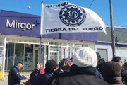 Metalúrgicos se manifestaron por las 47 bajas de PPD en IATEC