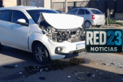 Choque contra un colectivo de CityBus: abandonó el auto y se dio a la fuga