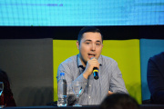 “La defensa de la industria se hace con ideas y no con consignas”