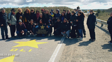 Se pintaron dos estrellas amarillas recordando a Olivia e Ignacio, muertos en incidente vial