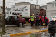 Choque con dos personas trasladadas al hospital