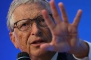 Bill Gates aconceja la edad correcta para el primer celular de un niño
