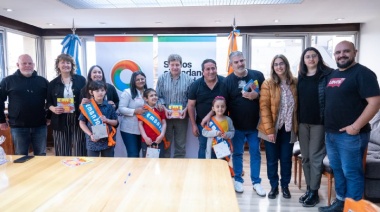 El gobernador Gustavo Melella recibió a los Embajadores de la Lectura