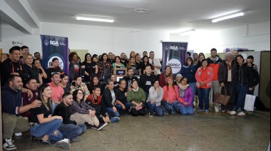 El Municipio de Río Grande entrega 20 computadoras al Bachillerato Popular