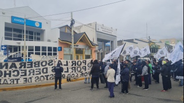 Metalúrgicos se movilizaron a las oficinas de ANSES para solidarizarse por los despidos