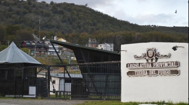 Empleados legislativos se declararon en alerta y movilización