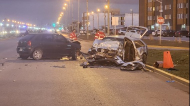 Dos muertos y tres heridos en terapia en terrible accidente frontal