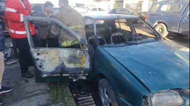Incendiaron un automóvil en la vía pública