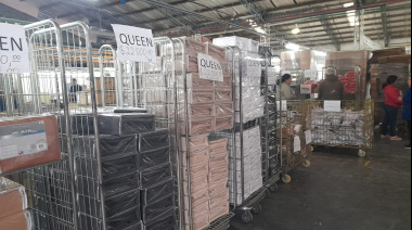 Para poder abonar los sueldos adeudados, sigue la venta de sábanas en Blanco Nieve