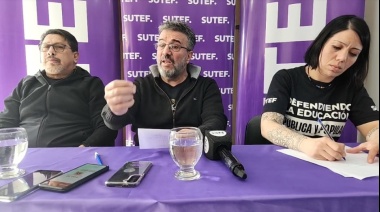 Conferencia de prensa de docentes antes de terminar el año