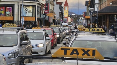 Taxistas piden participar en la regulación de Uber con un proyecto propio