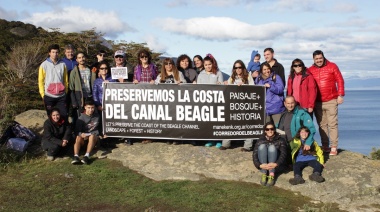 Salen al cruce de la intención de reflotar proyecto de salmoneras