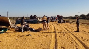 Un choque frontal y posterior vuelco de dos camiones dejó un conductor fueguino muerto