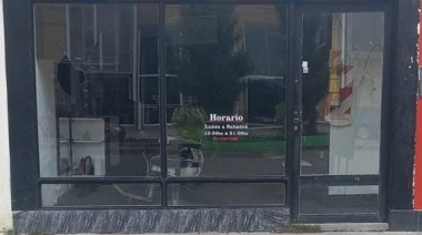 Se peleaban y terminaron rompiendo la vidriera de una peluquería