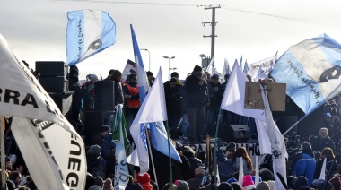 Con sendos actos en la provincia, se rechazaron los decretos de Milei