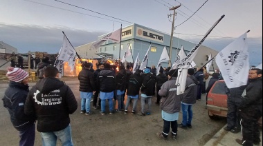 Metalúrgicos se manifestaron esta mañana en Río Grande
