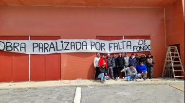 Obra paralizada por deuda del gobierno con la empresa