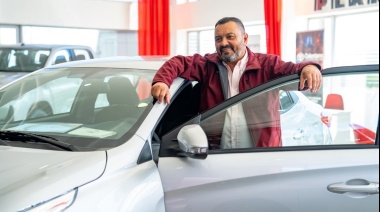 Se entregaron los primeros seis autos 0km a remiseros de Río Grande