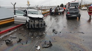 Violento choque involucró a tres vehículos en Ushuaia