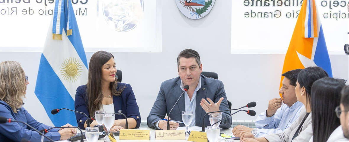 Martín Perez presentó el Presupuesto 2027: baja de impuestos, desendeudamiento, obras y más salud
