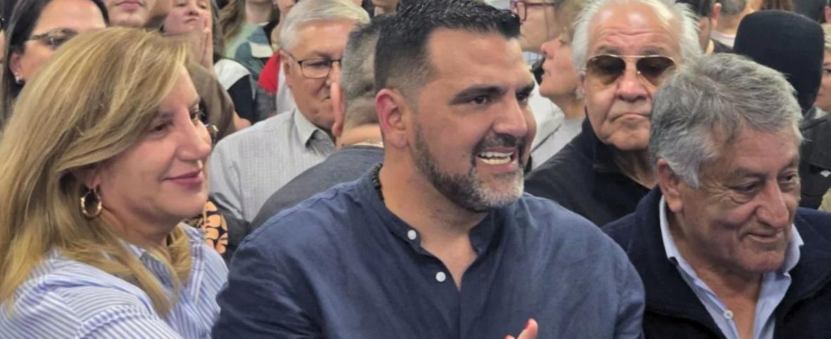 Renunció denunciando a Vuoto y seis meses después volvió a su lado