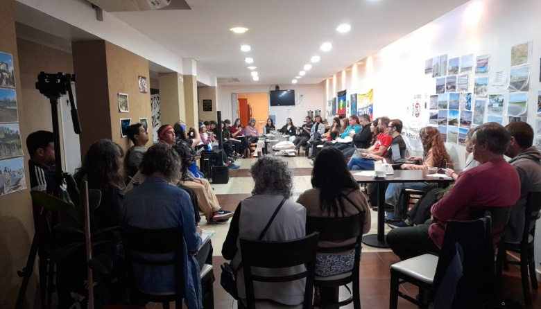 Se desarrolla encuentro en defensa del mar con presencia fueguina