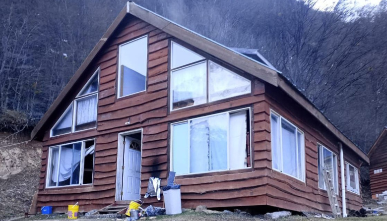Principio de incendio en una cabaña fue sofocado por sus ocupantes