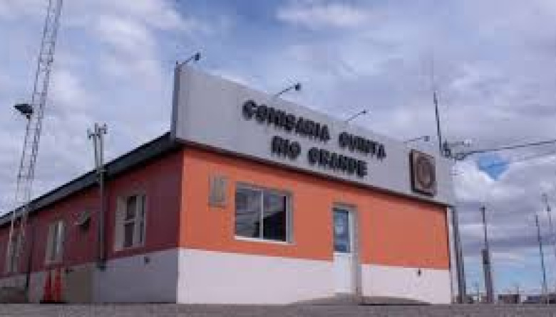 Hallaron a un hombre muerto en su cama con una bolsa en la cabeza y cinta adhesiva