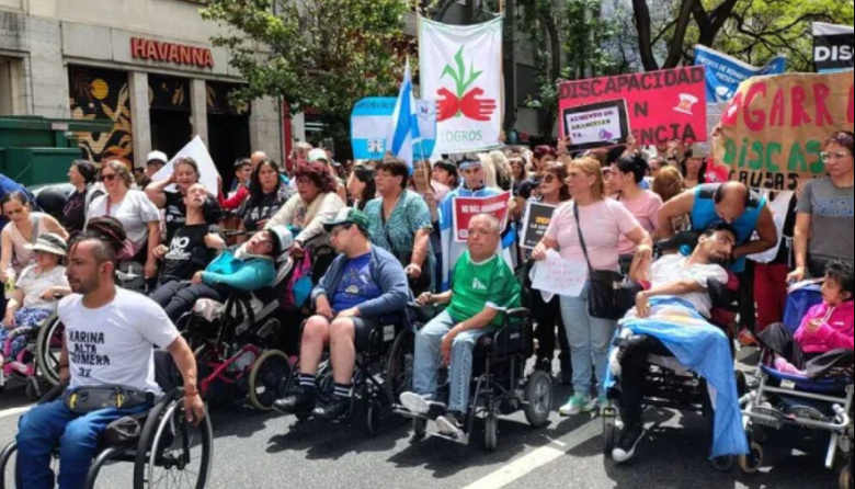 Repudian cierre de ANDIS y traspaso de discapacidad a Salud