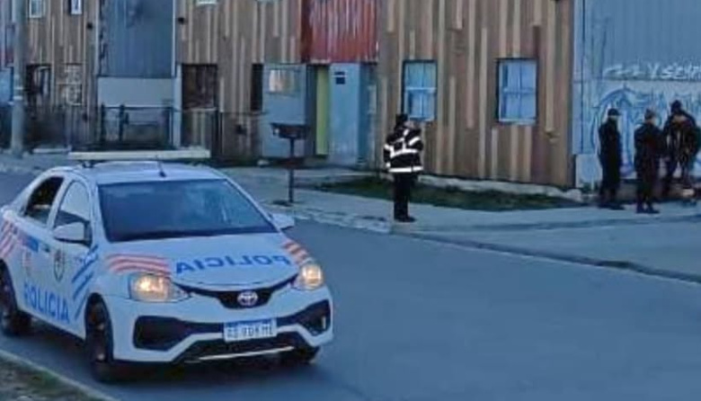 Violentos disturbios en Chacra 4: un policía herido y un detenido