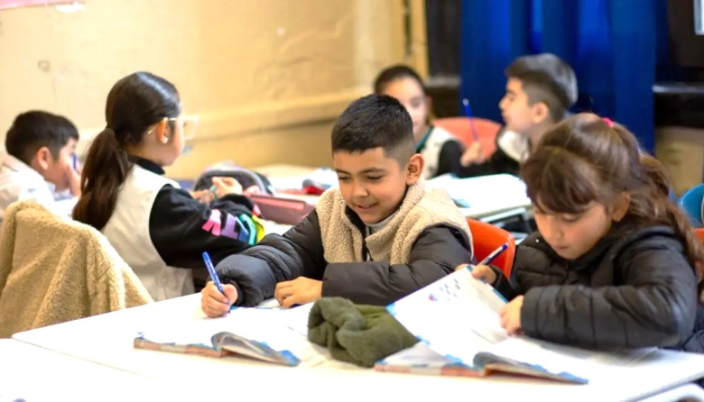 Más de 700 mil alumnos quedarán por debajo del mínimo de horas de clase en 2026