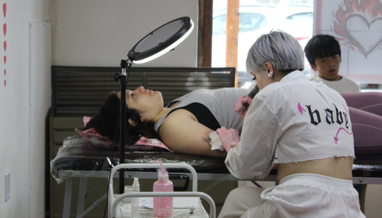 Exitosa primera convención de tatuajes en Tolhuin