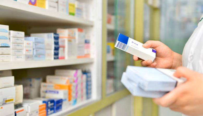 Advierten riesgo de desabastecimiento de medicamentos en farmacias de todo el país