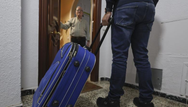 “Adultescencia”: cuando los adultos siguen viviendo con mamá y papá por necesidad o comodidad