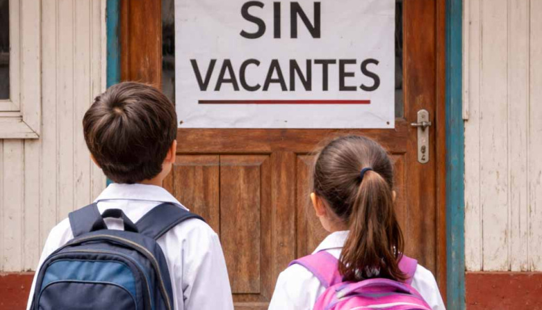 Más de 700 estudiantes fueguinos permanecen sin un banco escolar