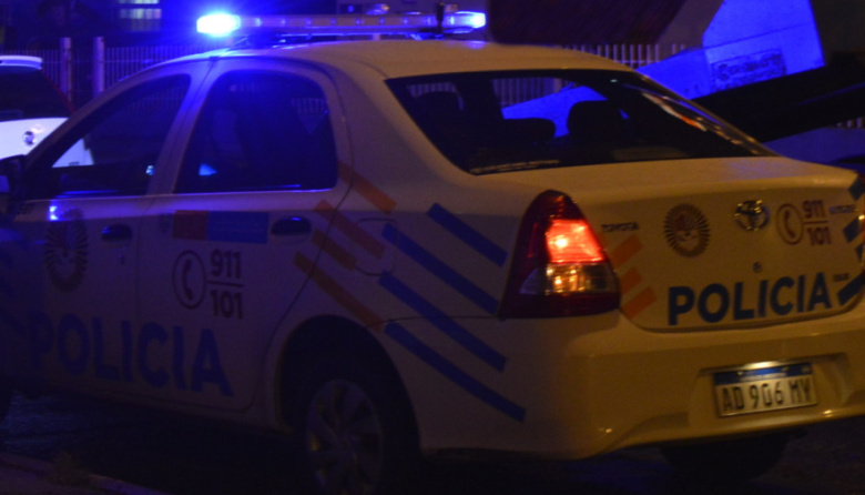 Policía capturó a un sospechoso con tarjetas robadas y un arma blanca