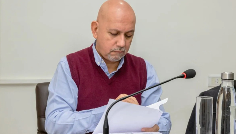 Polémica ley de salmoneras: Villegas llevó a la Justicia una denuncia por “trampas”