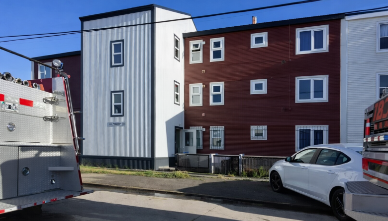 Rescataron a un hombre que se quedó dormido mientras cocinaba