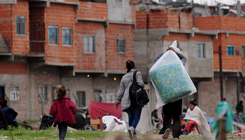 La pobreza en Argentina se ubicó en el 28,2% y alcanza su nivel más bajo en siete años