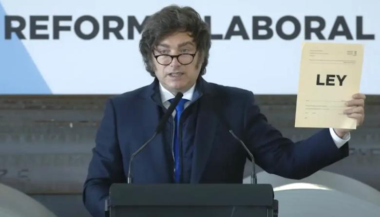 Milei promulgó la reforma laboral: qué cambia desde ahora en el mundo del trabajo