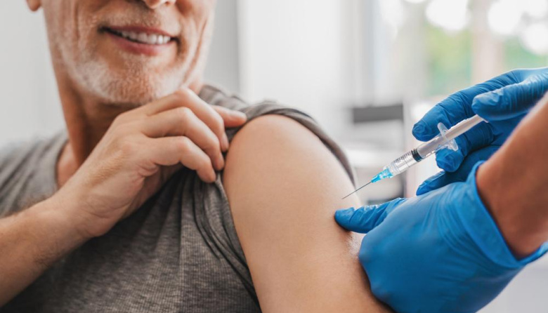 Refuerzan la campaña de vacunación antigripal con foco en grupos de riesgo