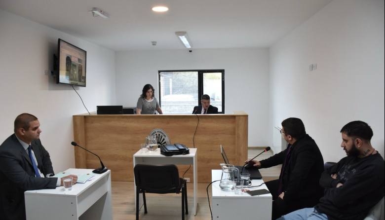 Hermanos condenados: 3 años y 1 año en suspenso por violencia, amenazas y daños