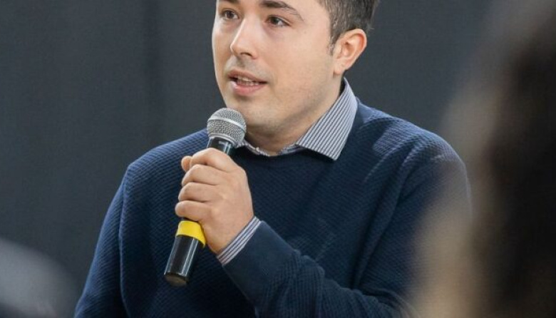 “Tenemos que construir todos los días una ciudad que abrace a los jóvenes”